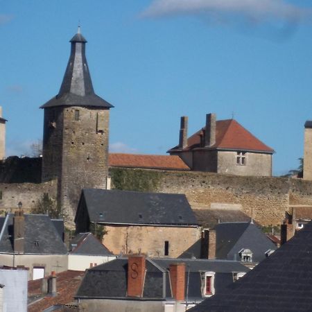 Le Vieux Chateau Airvault Экстерьер фото