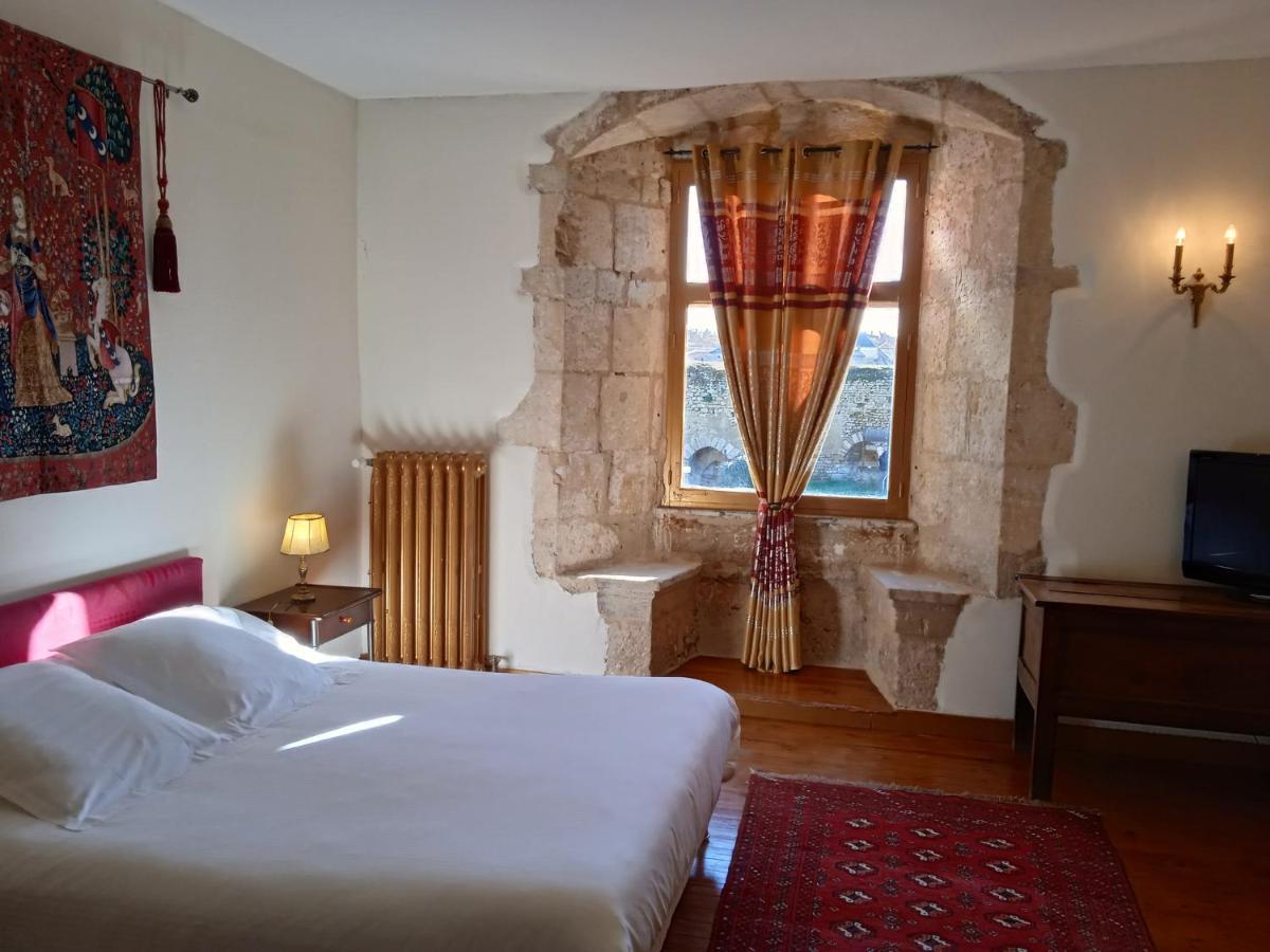 Le Vieux Chateau Airvault Экстерьер фото