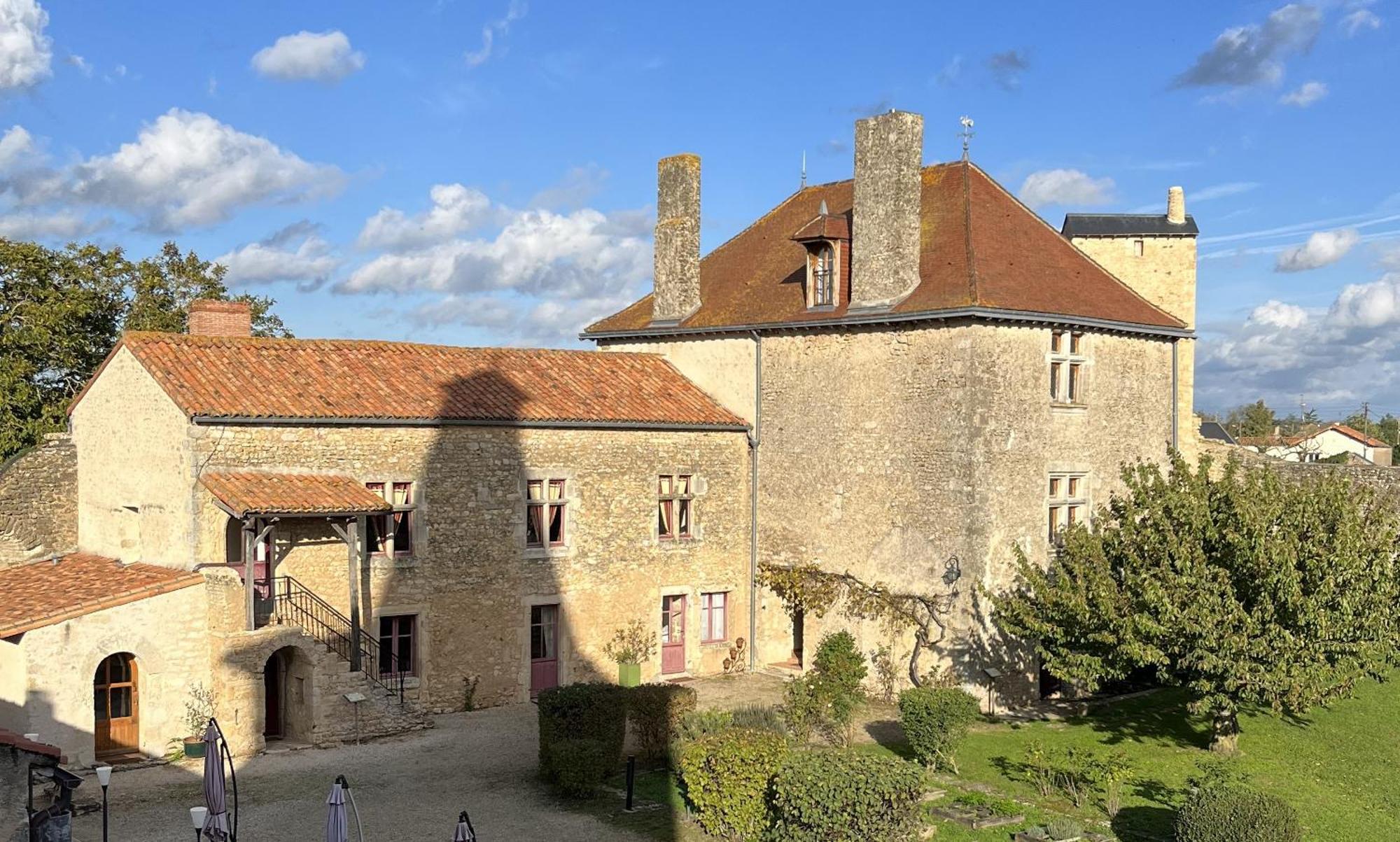 Le Vieux Chateau Airvault Экстерьер фото