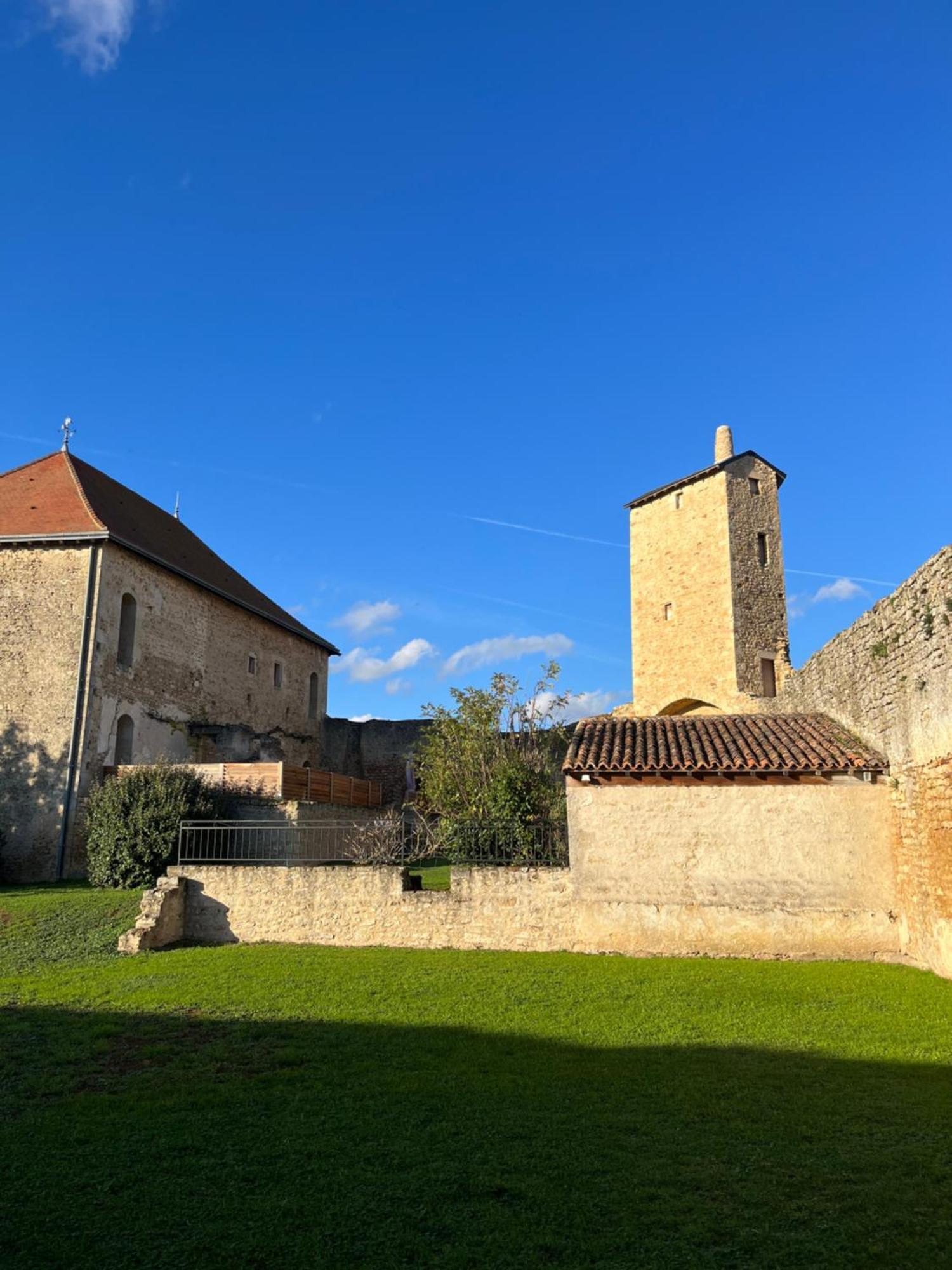 Le Vieux Chateau Airvault Экстерьер фото