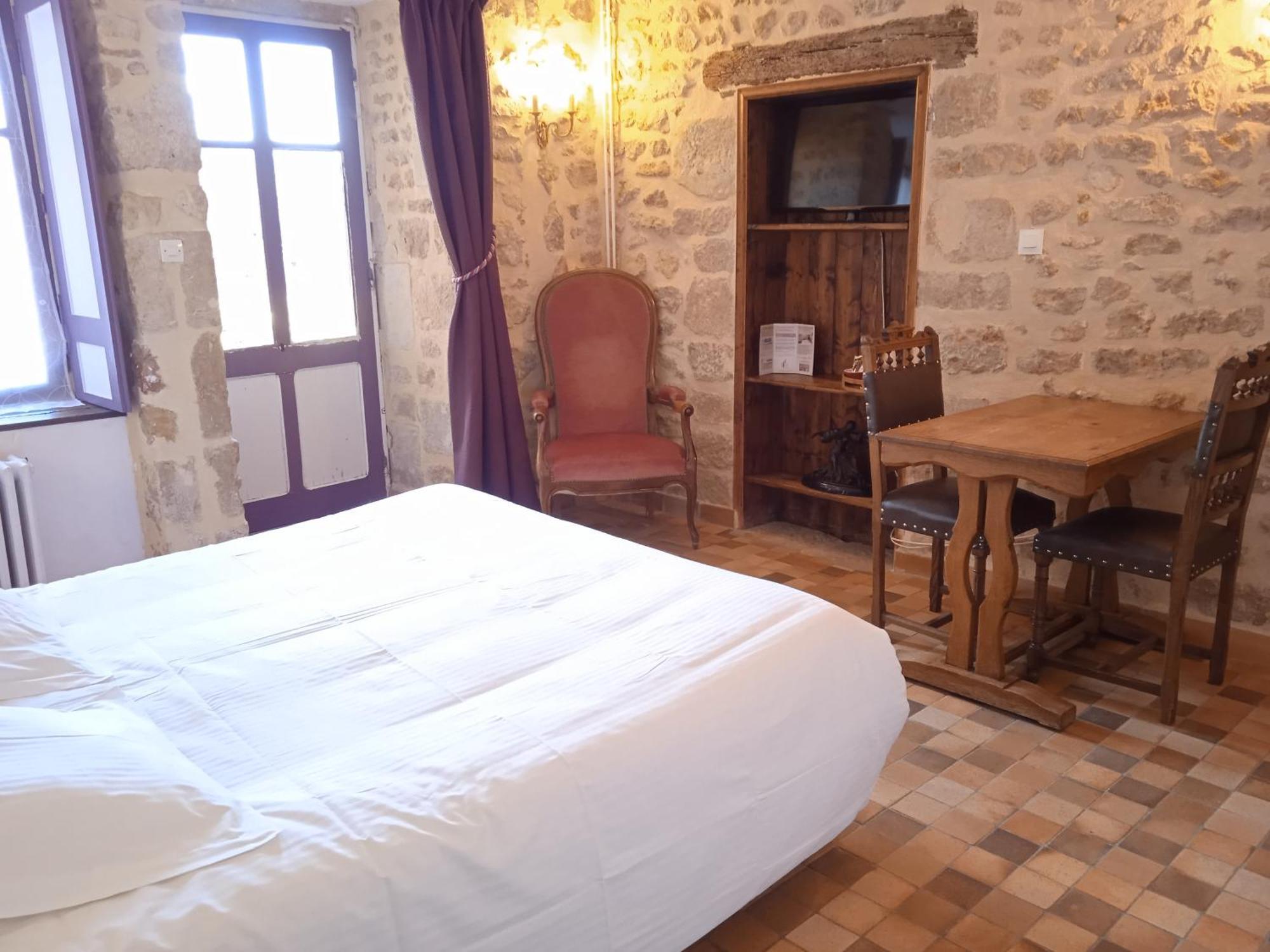 Le Vieux Chateau Airvault Экстерьер фото