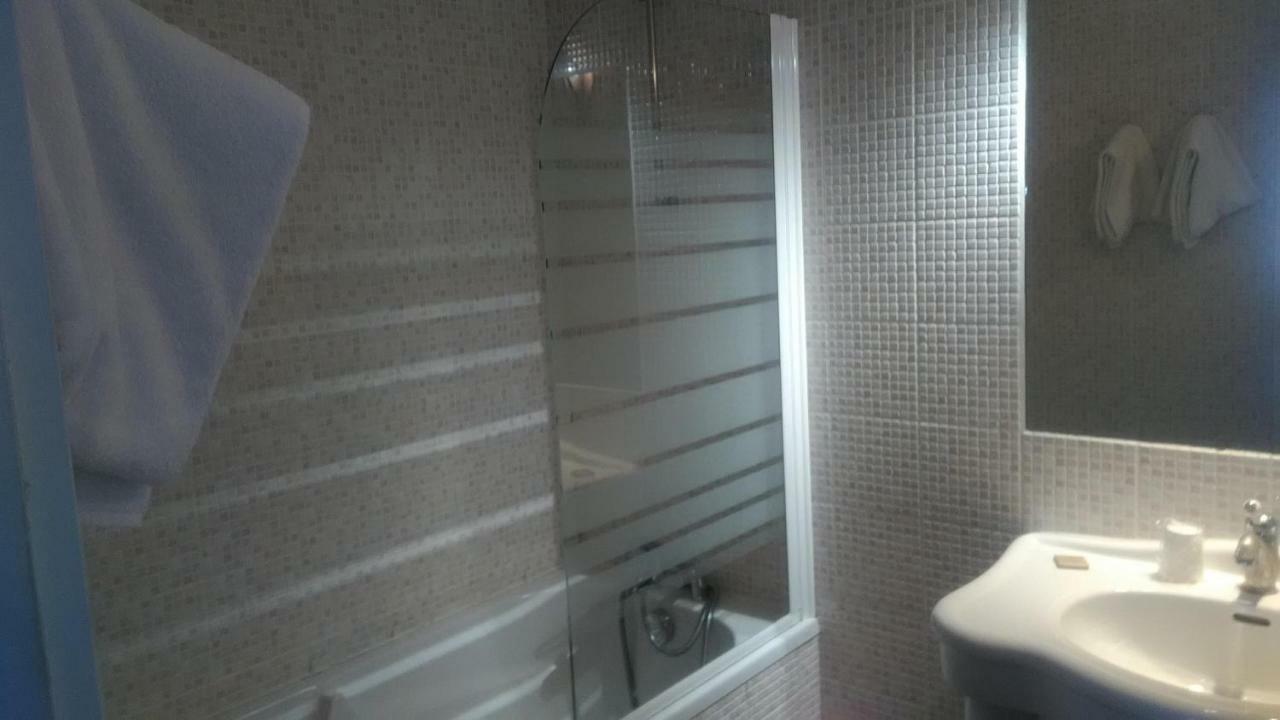 Le Vieux Chateau Airvault Экстерьер фото