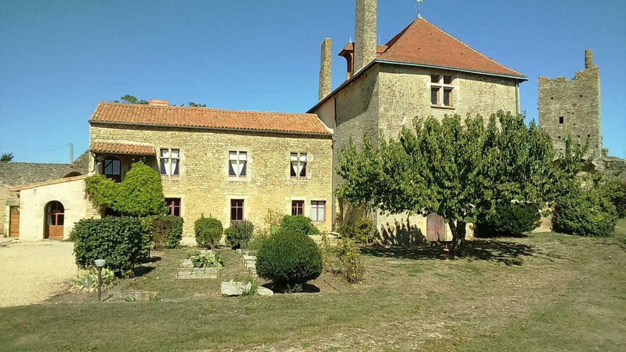 Le Vieux Chateau Airvault Экстерьер фото