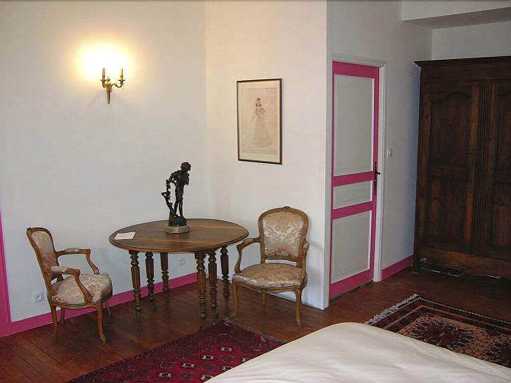 Le Vieux Chateau Airvault Экстерьер фото